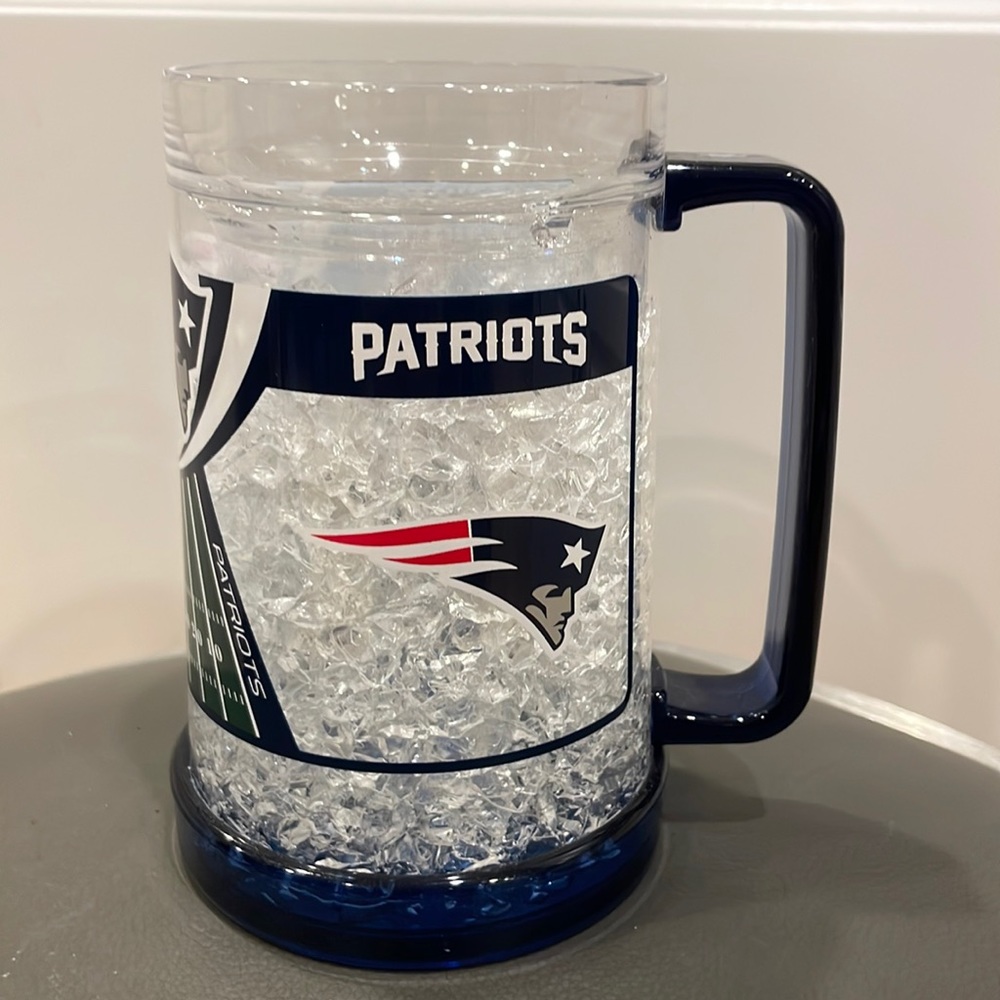 NEW ENGLAND PATRIOTS 16OZ CRUSTAL FREEZER MUG BY DUCK HOUSE NFL Official